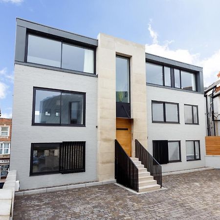 Apartment 2 Lyons House Суонидж Екстериор снимка